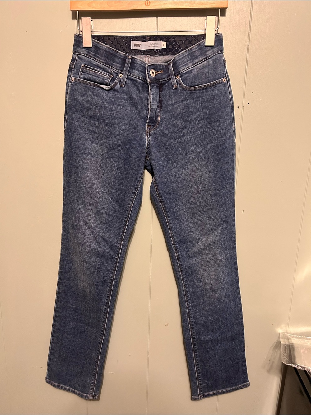 Levi's Women's Dark Blue Straight Leg Jeans